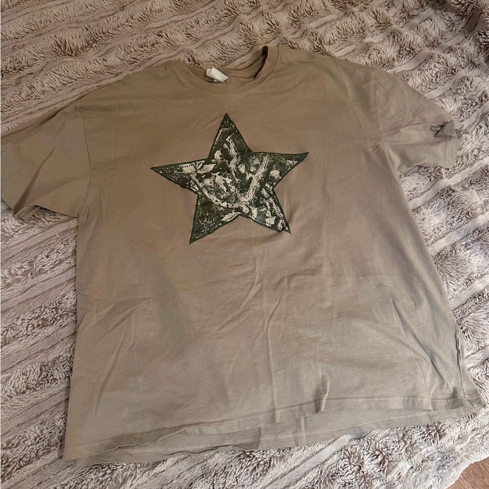 Women’s Star Graphic T-Shirt Sz L